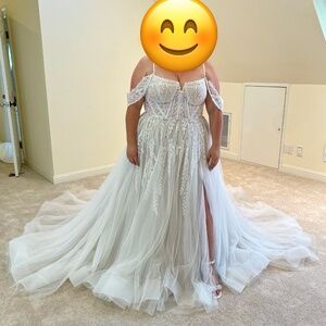 Martina Liana wedding dress, Style 1490